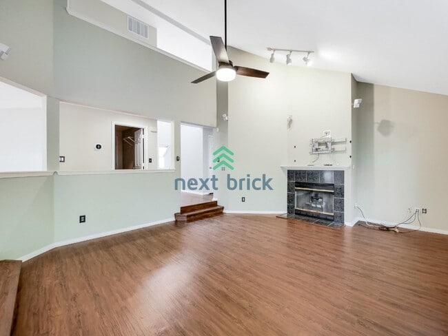 Photo - Spacious 3 Bedroom 2.5 Bath Highland Park Home.