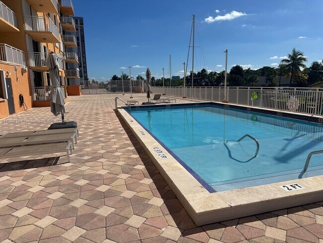 Photo - 2450 NE 135th St Unit 212