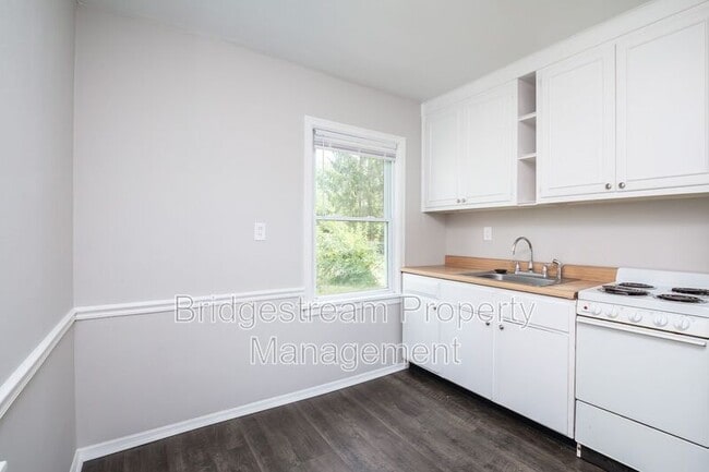 Photo - 708 Winston Dr