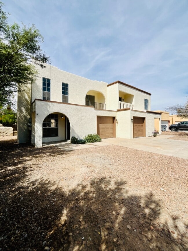 Photo - 5509 Oakbriar Cir