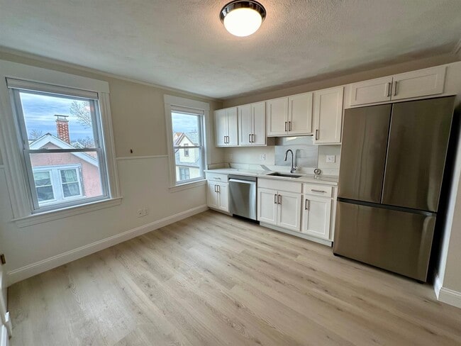 Photo - 12 Hill St Unit 3