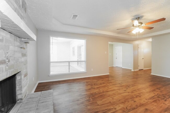 Photo - 18014 Glenledi Dr