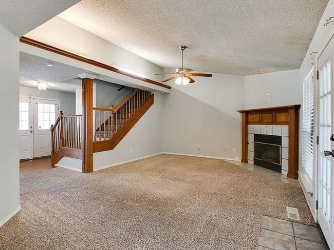 Photo - NORMAN, OKLAHOMA - MINUTES TO UNIVERSITY O...