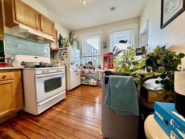 Photo - 1056 Cambridge St