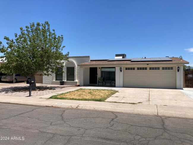 Building Photo - 1008 N Westfall St