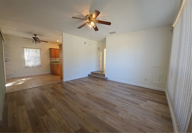 Photo - 745 Schumann Dr