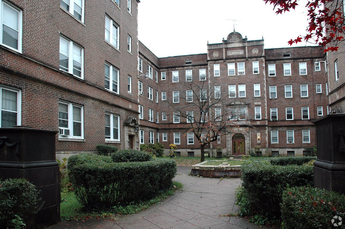 Wayne Manor Apartments - Wayne Manor Apartments