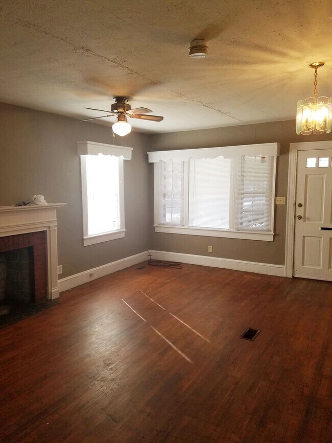 Photo - 3-Bdrm on Corner Lot