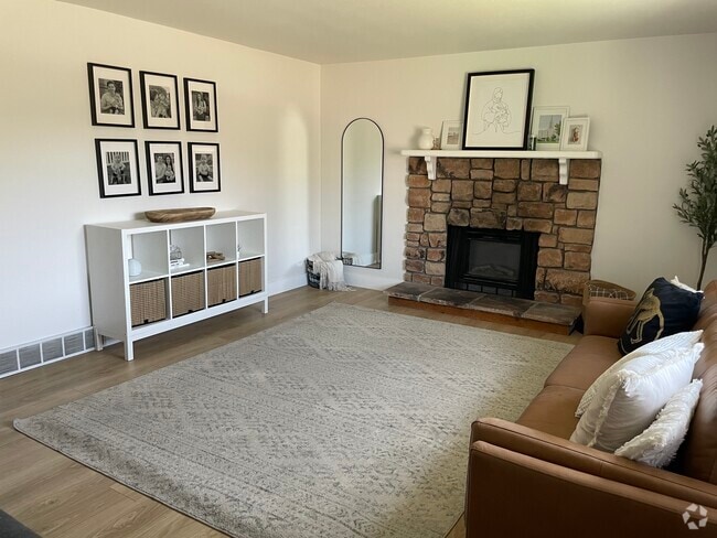 Building Photo - 1129 W 680 S Rental