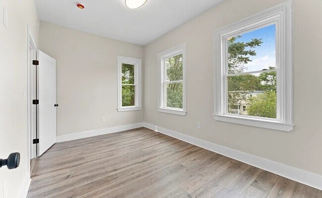 Photo - 240 Norfolk St Unit 2