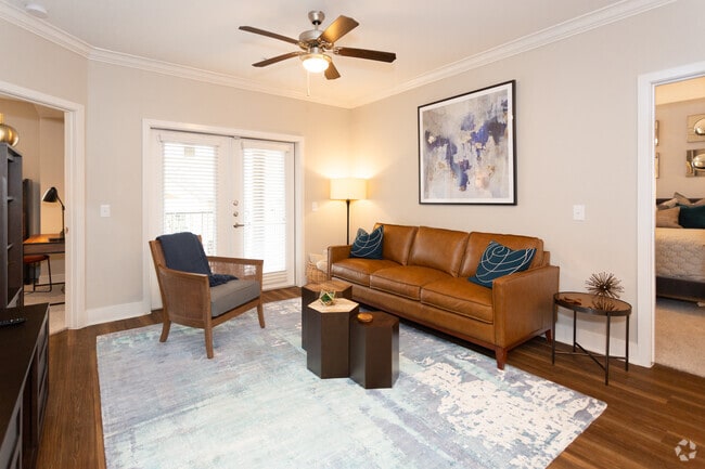 2BR 2BA