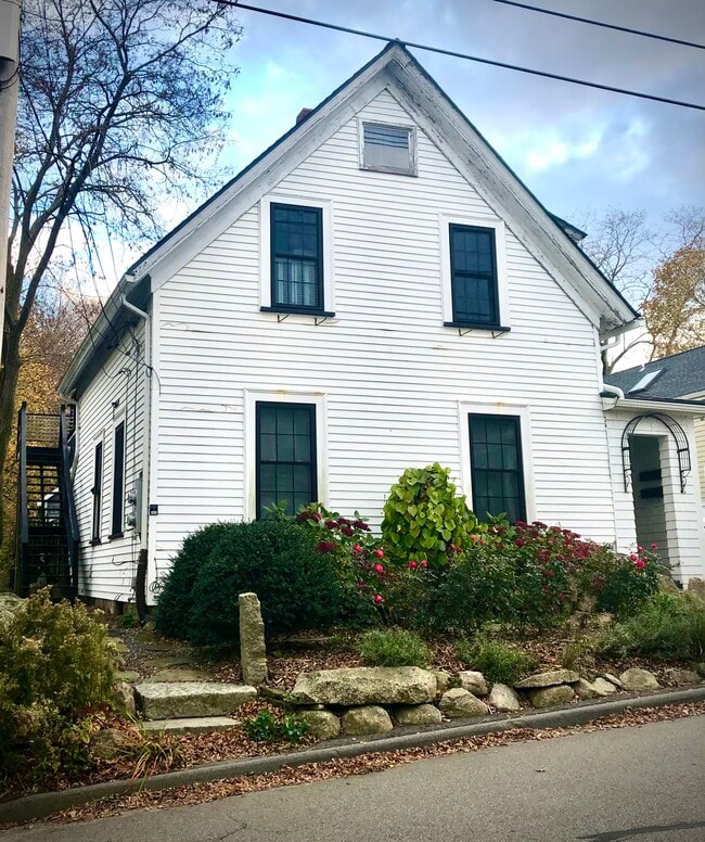 Building Photo - 13 Parker St Unit 13 B
