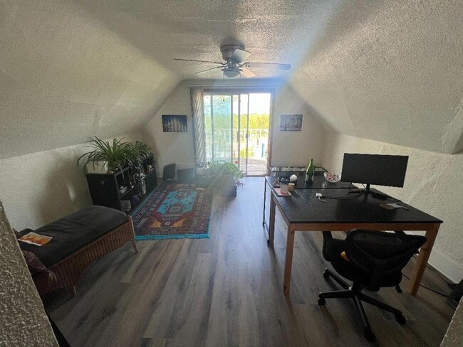 Photo - 2111 Gordon Ave