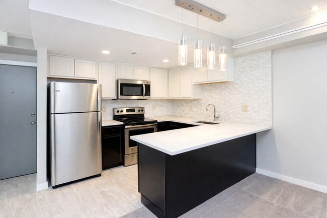 Kitchen - Negley Apartments