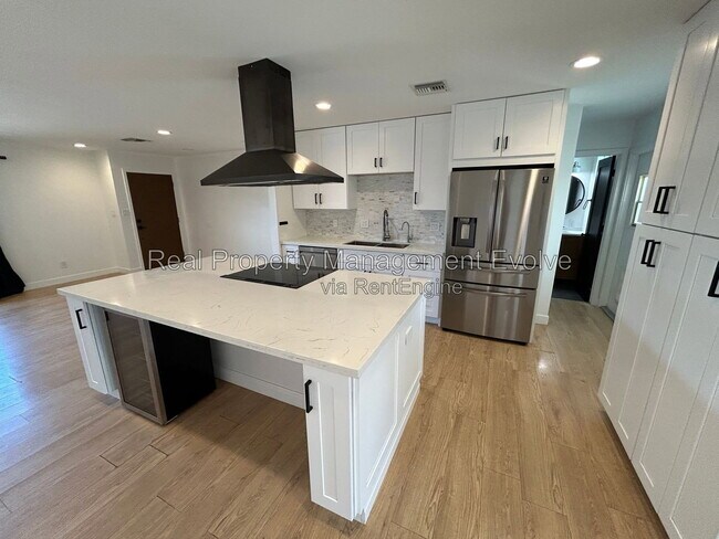 Photo - 8631 E Jackrabbit Rd