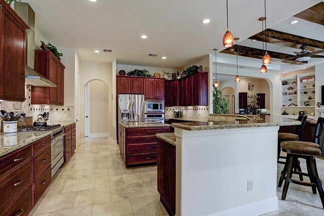 Photo - 1611 Lynnview Dr