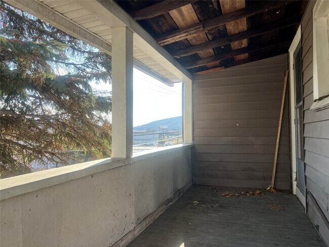 Photo - 111 Eldredge St Unidad 2