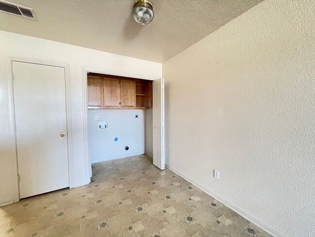 Photo - 3408 Zephyr Rd Unidad B