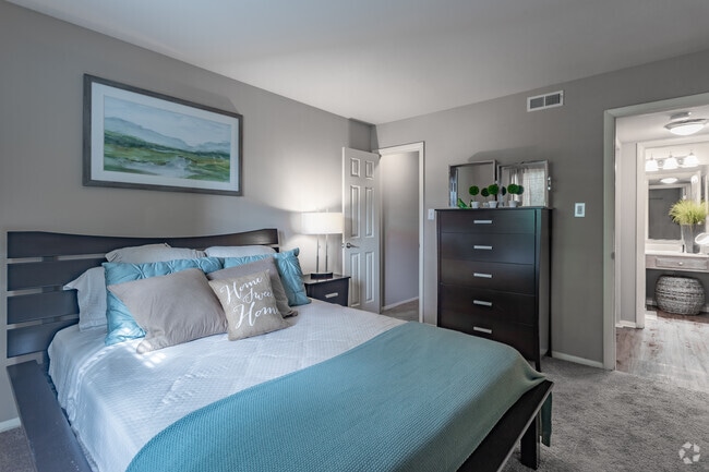 2BR,2BA,-934SF The Preakness