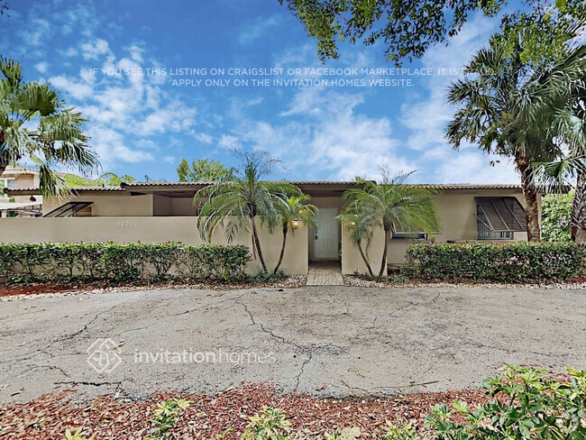 Building Photo - 1601 Seabreeze Blvd Rental