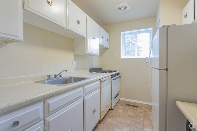 Photo - Park Plaza East & West Apartments