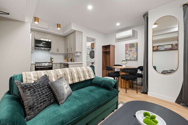 Photo - 168 McCaul St Unit SI ID1389236P