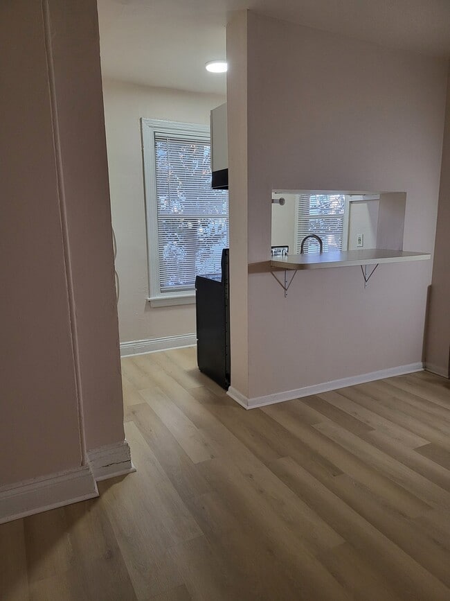 Photo - 119 E Mt Airy Ave Unit 4