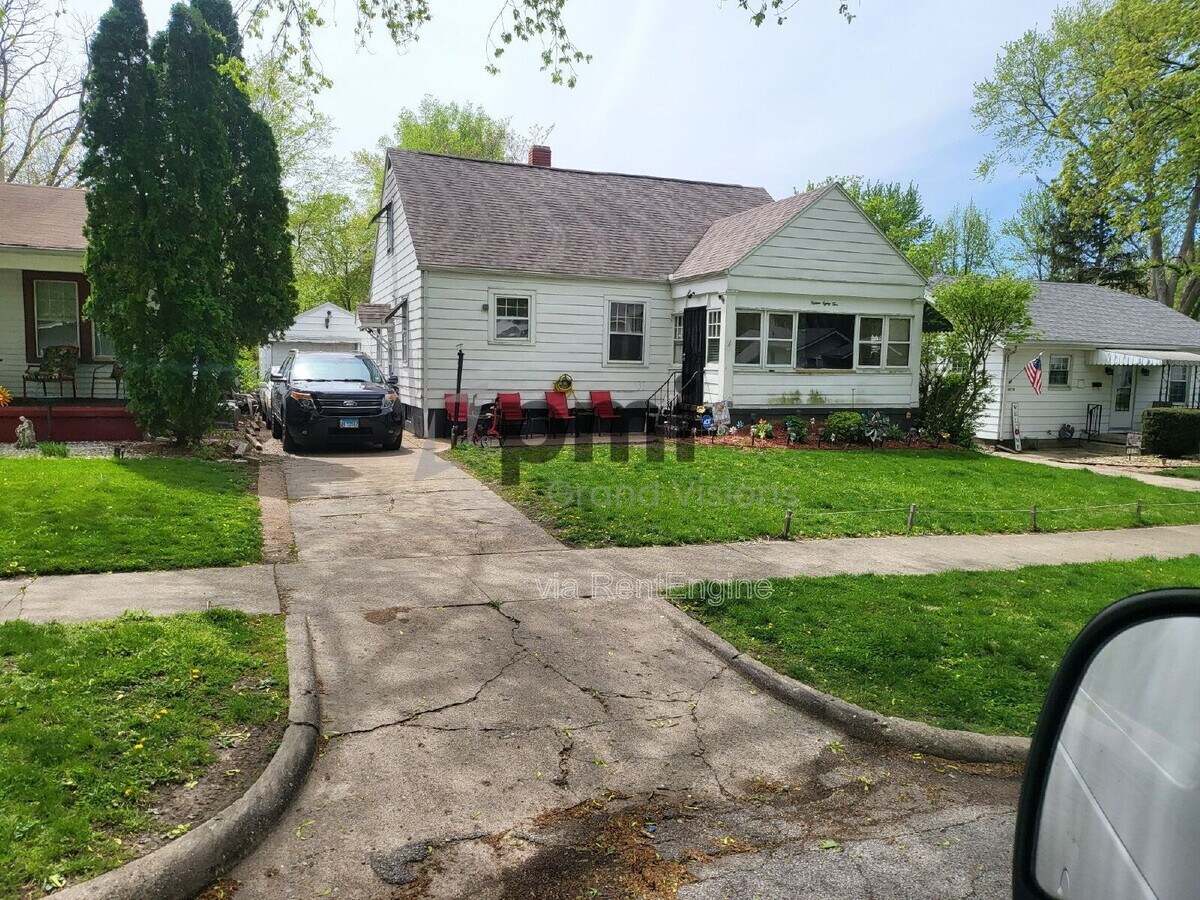 Photo - 1585 Sedgwick St