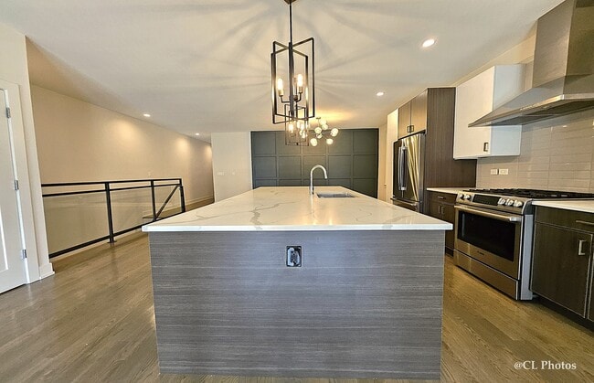 Photo - 3620 W Diversey Ave
