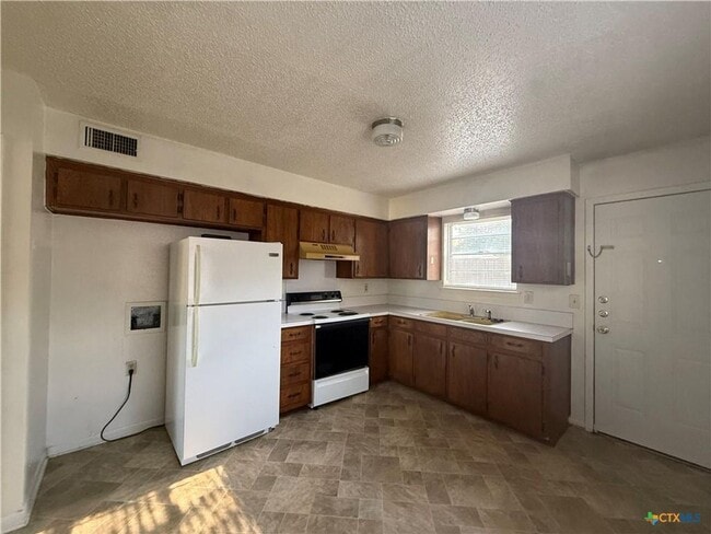 Photo - 601 Westview Cir Unidad B
