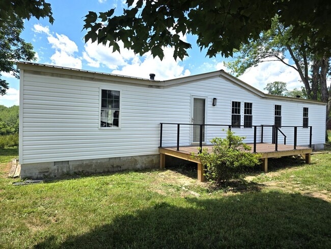 Photo - 4 Bed 2 Bath Home Lowgap, NC