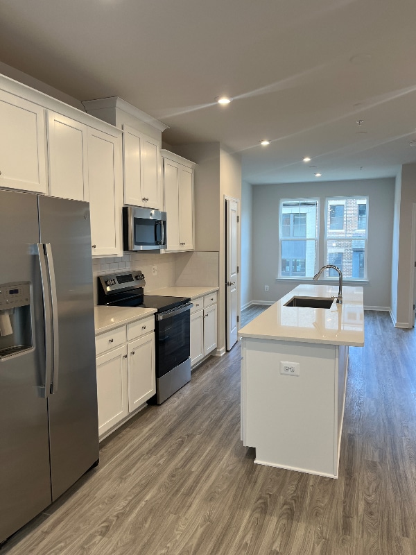 Building Photo - 3418 Chester Aly