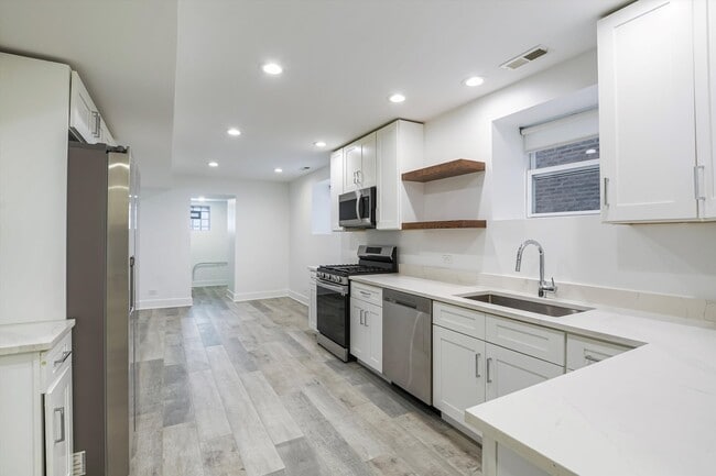 Photo - 2316 W Augusta Blvd Unit GF