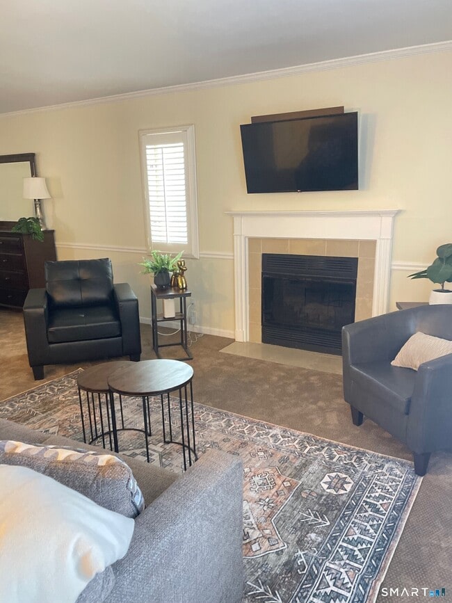 Building Photo - 221 Old Pond Ln Unit 221