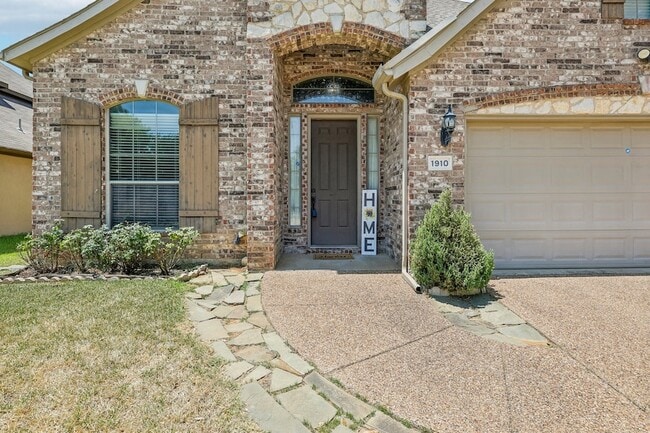 1910 Bentwood Ct