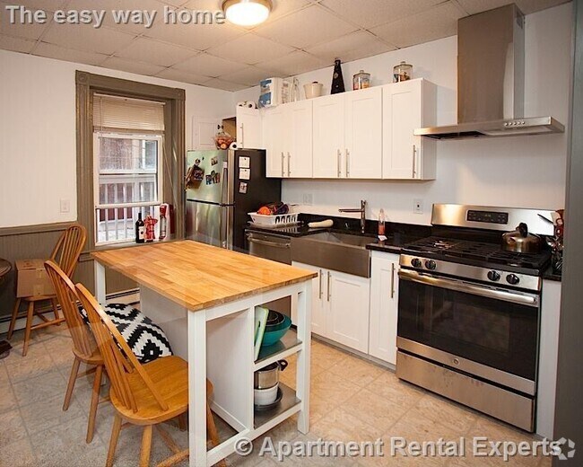 Building Photo - 147 Columbia St Rental
