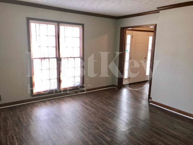 Photo - 1433 St Dunstans Rd