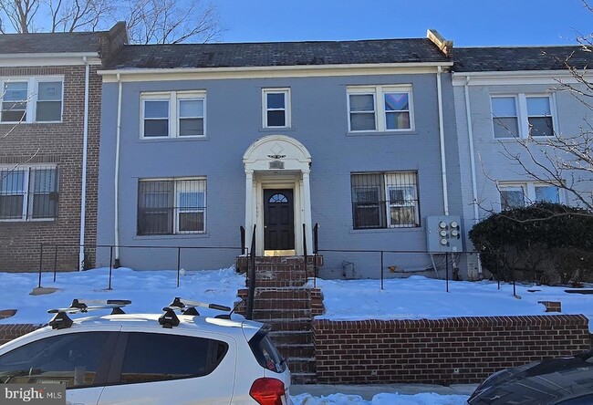 Building Photo - 1255 Meigs Pl NE