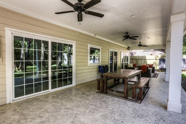 Photo - 24 Edgewood Forest Ct