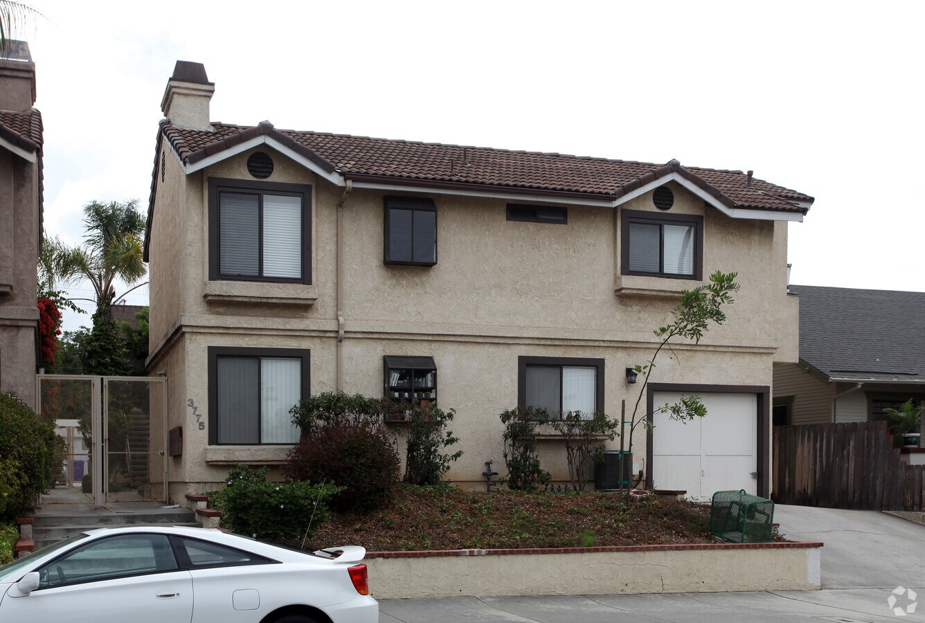 Photo - 3775 Herbert St