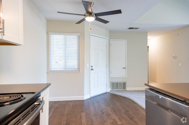 3BR, 2BA - 1157SF