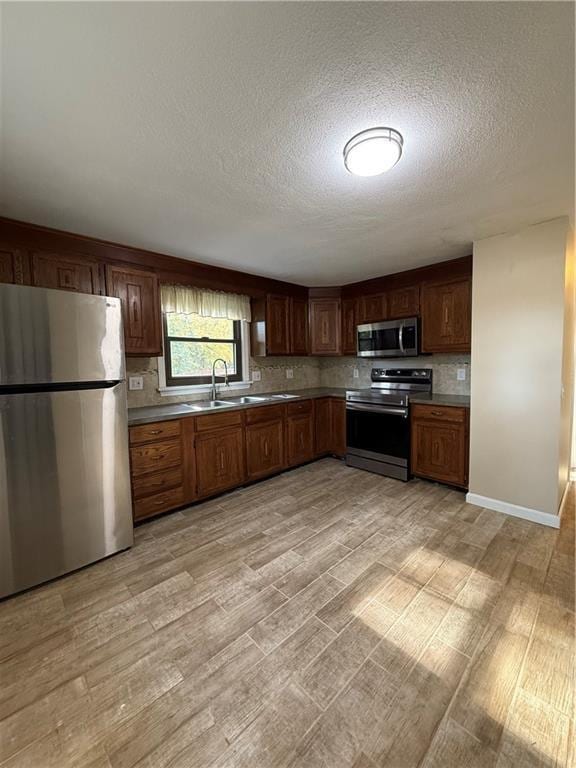 Photo - 25 Lunn St
