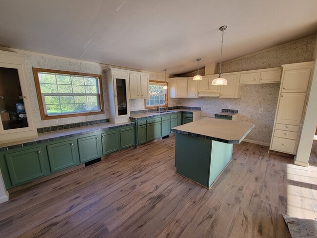 Building Photo - 390 Wall St Rental