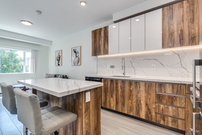 Photo - 1168 Pendrell St Unit 307