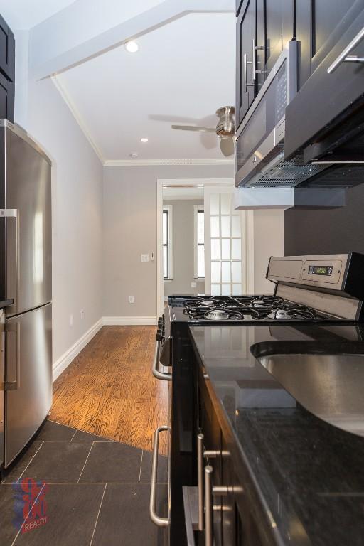 Photo - 309 E 8th St