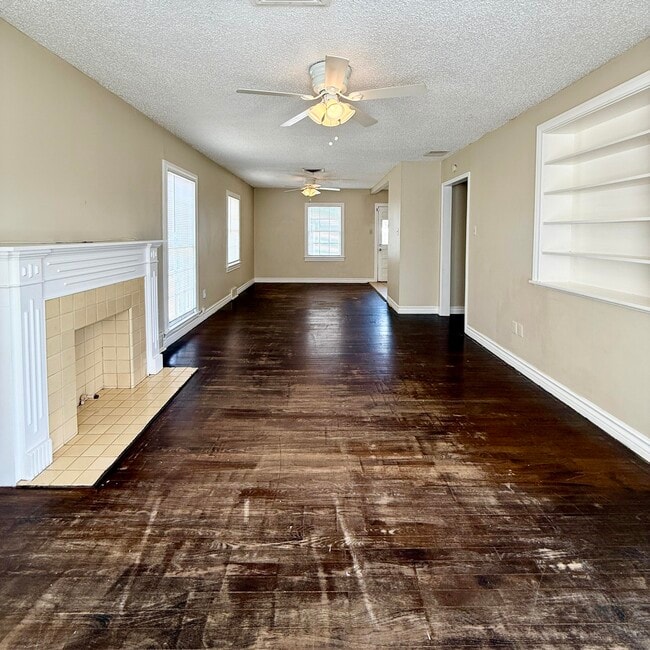 Photo - 2422 30th St