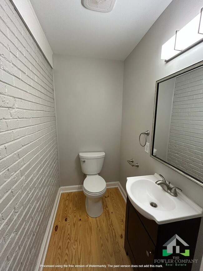 Photo - 1101 S Kilbourne Rd