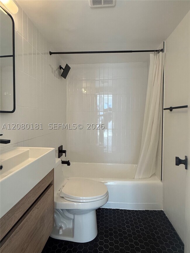 Photo - 7545 E Treasure Dr Unit 4I
