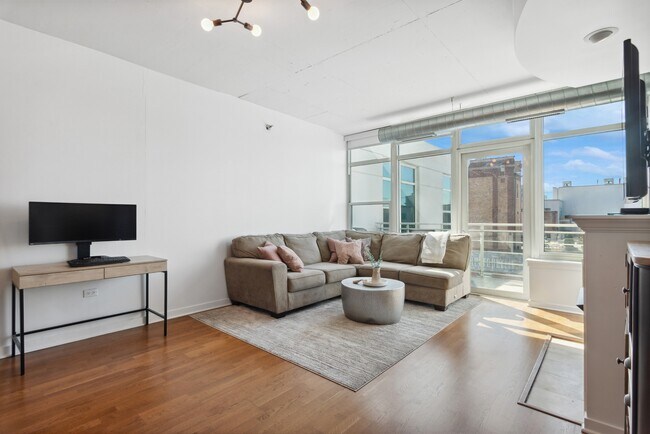 Photo - 909 W Washington Blvd Unit 1001