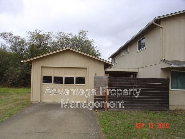 Photo - 1952 Applegate St